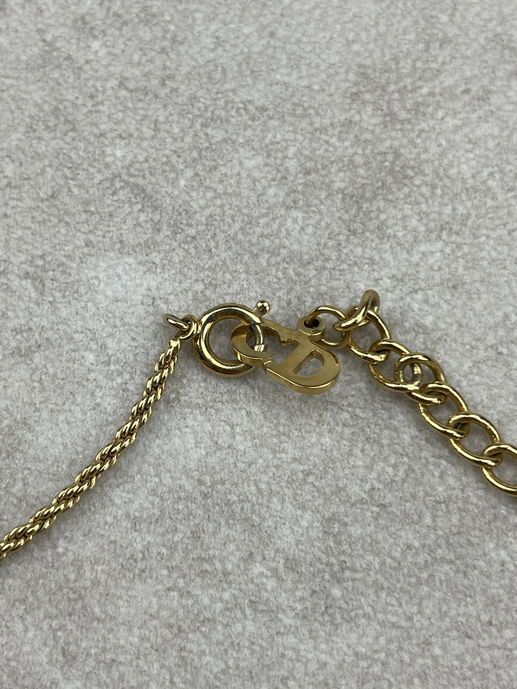 Collier Christian Dior Vintage avec Pendentif